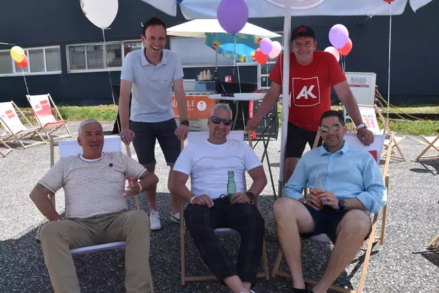 Viel Spaß im Schatten hatten Vizebürgermeister Michael Leitgeb, Stadtrat Marc Seper, ÖGB-Landesvorsitzender Manuel Sulyok, Landtagsabgeordneter Christian Drobits (AK-Regionalstellenleiter) und Stadtrat Landtagsabgeordneter Christian Dax | Foto: Michael Strini