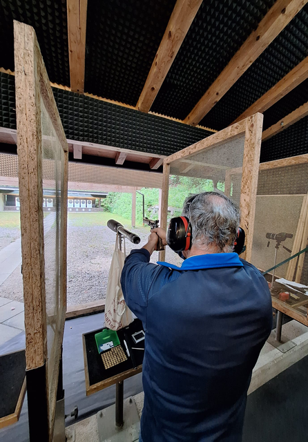 Heinz Stecher (SG Hopfgarten) schoss sich in Runde drei des Tirol Cup in Wörgl zum Tagessieg in der Seniorenklasse 3. | Foto: Siegmund Auer