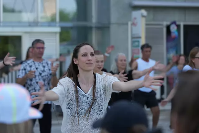 Ein einladendes freundliches Hand-Austrecken zu Beginn. | Foto: Michael Berger