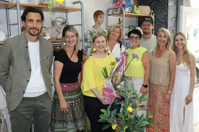 Die "Stainzer Wirtschaft" kam mit einem Blümchen | Foto: Gerhard Langmann