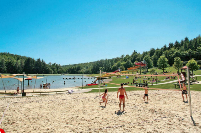 Der Sonnensee Ritzing setzt heuer auf Altbewährtes, und wartet seine Rutschen. | Foto: sonnenseelounge