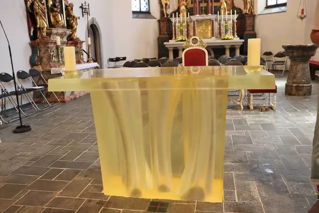 Der neue Altar in der Pfarrkirche Feldkirchen | Foto: Edith Ertl