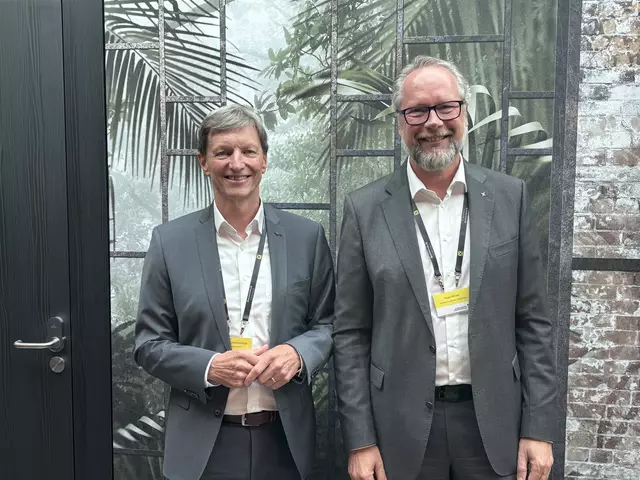 Eröffnung: Vorstandsvorsitzender Wolfgang Hechenberger und Vorstandsvorsitzender Stv. Roger Klimek strahlten mit der Sonne um die Wette. | Foto: Perktold