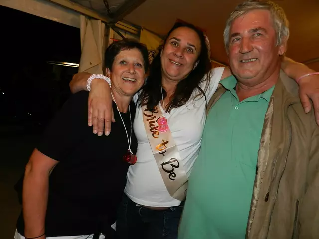   Hedwik Goldinger Hedwig, Wanda Kogler,  Josef Szabo, Hedwik, Josef Gradulierten zur Hochzeit

 | Foto: Heribert Punz