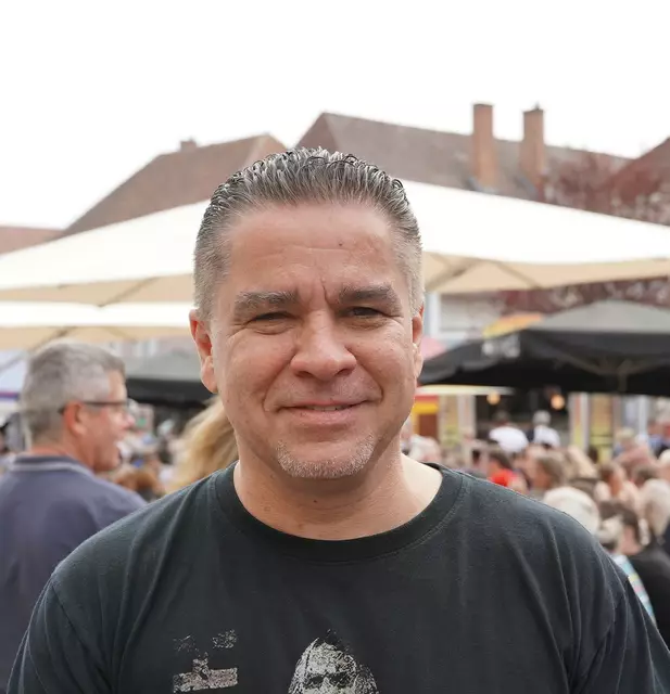 “. „Das ist eine schöne kompakte Stadt mit netten Menschen“, freut sich Jochen Auer, Firmeninhaber des „Stage Culinarium Catering“, zum vierten Mal zu Gast in Zwettl zu sein.  | Foto: Evi Leutgeb