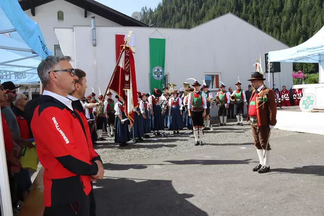 Der landesübliche Empfang.  | Foto: Elisabeth Zangerl
