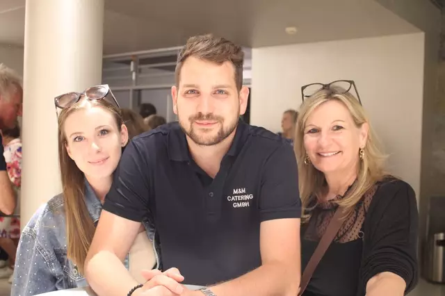 Alina hörte Falco am Weg in den Kindergarten (links) mit Maximilian und Astrid | Foto: mc