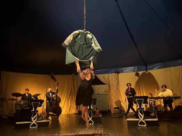 Mit beeindruckender Leichtigkeit meistern die Artisten ihre waghalsigen Kunststücke. | Foto: Kendlbacher