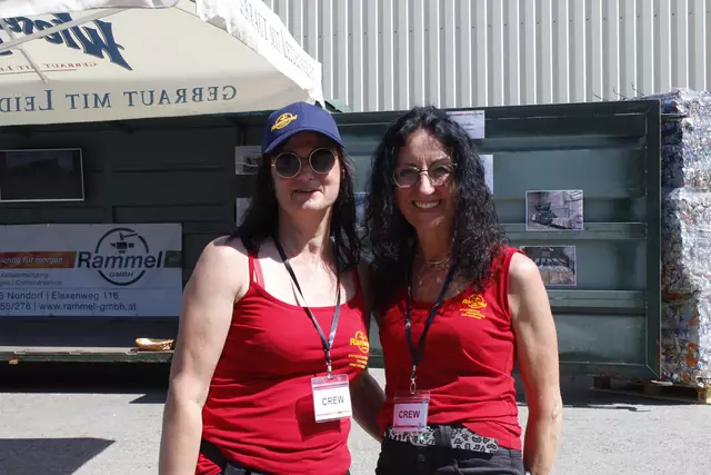 Elisabeth und Irmgard Rammel kümmerten sich charmant um die Gäste | Foto: Walter Kellner