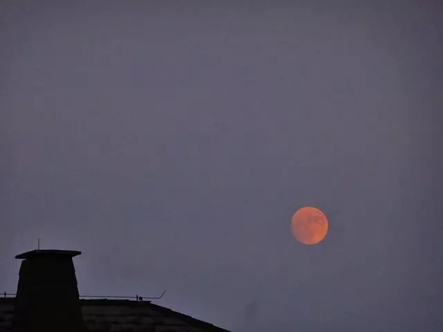 - Fotos 8 bis 14 / 09.06.2025, 20:16 bis 20:22 - | Foto: © Silvia Plischek