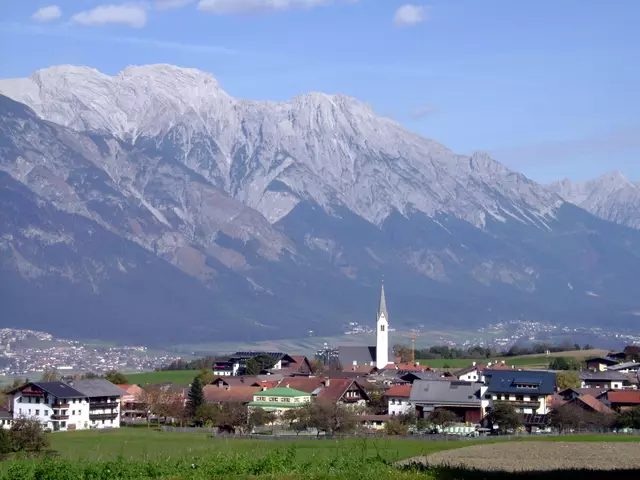 Bei dem Versuch in Aldrans einen Eierautomaten aufzubrechen, wurde der Täter festgenommen. | Foto: By Svickova - Own work, Public Domain, https://commons.wikimedia.org/w/index.php?curid=5037995