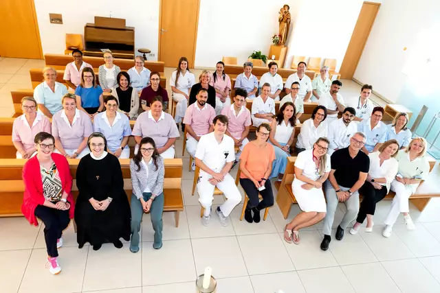 Die neuen Mitarbeiter von März, April und Mai 2025. | Foto: Krankenhaus Braunau