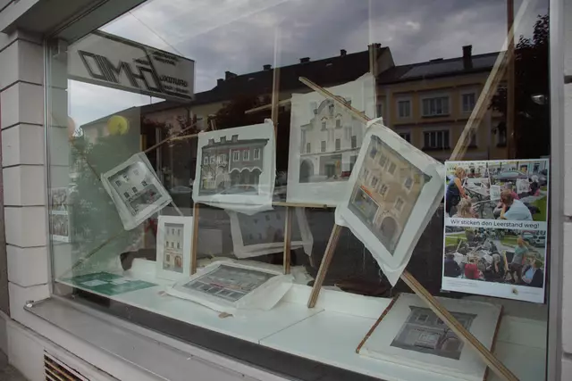 Ausstellung “Wir sticken den Leerstand weg!” der Textilen Kultur Haslach am Marktplatz 11. | Foto: Helmut Eder