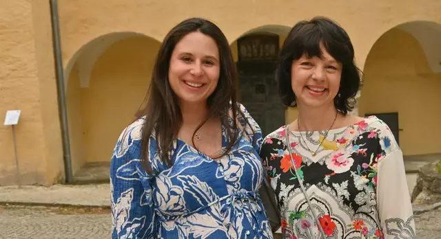 Die Kuratorinnen Irina Katnik und Nina Katschnig