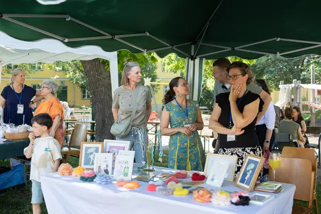 Lokale Kunstschaffende aus Dornbach und Neuwaldegg präsentierten ihre Werke.  | Foto: Rene Brunhölzl