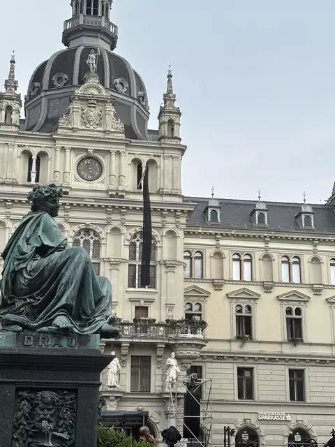 Eine Stadt trägt Trauer. Graz bei der Gedenkfeier am Grazer Hauptplatz am 15. Juni. | Foto: MeinBezirk