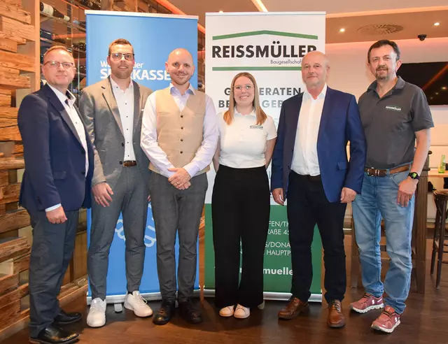 Sprachen beim Infoabend: Martin Bogg, Daniel Ley, Matthias Hold, Tanja Pfeiffer, Richard Grün und Günther Gerstbauer (v.l.) | Foto: Waldviertler Sparkasse Bank AG