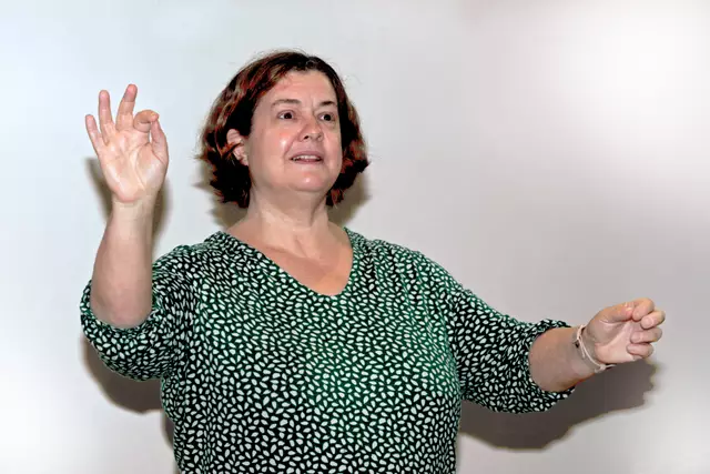 Mit viel Liebe leitet Sybille von Both den Chor "Die LieSingers" | Foto: Sybille von Both