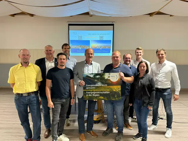 Martin Höchtl, Kassierer EEG Bad Traunstein, Roland Zimmer, Bgm. Bad Traunstein, Norbert Stiedl, Obmann EEG Altmelon, Vbgm. Rainer Strondl, Bgm. Ewald Fröschl, GR Alexander Preisser, Hannes Trondl Obmann EEG Bad Traunstein, Ing. Niklas Zottl stv. Obmann EEG Bad Traunstein, Martina Friedl Kassierin EEG Bad Traunstein, Dipl. - Ing. Andreas Schwifcz EZN NÖ. | Foto: Rainer Strondl