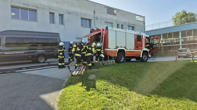 Am Freitag führte der Kindergarten Weinitzen gemeinsam mit der Freiwilligen Feuerwehr Weinitzen-Oberschöckl eine umfassende Evakuierungsübung durch. | Foto: FF Weinitzen-Oberschöckl
