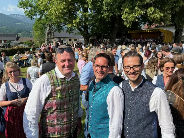 Am Kirchtag: Dieter Mörtl, Ronny Rull, Sebastian Schuschnig (v.l.) | Foto: ÖVPClub