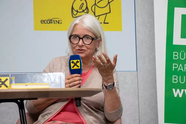  Die bekannte forensische Psychiaterin, Gerichtsgutachterin und Autorin Adelheid Kastner war mit ihrem neuen Buch "Feigheit" in Ried zu Gast.