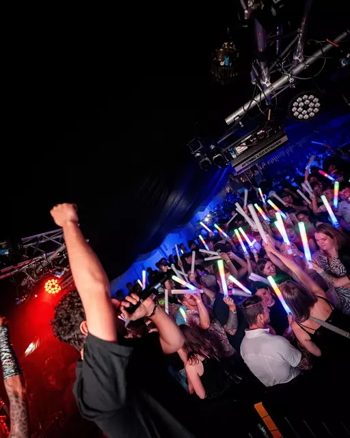 Gute Stimmung herrschte auch im Partyzelt nebenan.  | Foto: Ebner/Zeitgeist