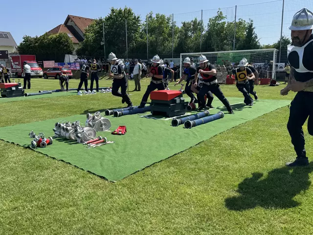 Feuerwehrgruppen aus dem ganzen Bezirk ritterten um die begehrten Pokale.  | Foto: Bezirksfeuerwehrkommando Eisenstadt-Umgebung