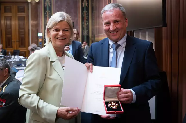 Klaudia Tanner und Michael Hammer. | Foto: HBF/BMLV, Fotograf Gunter PUSCH