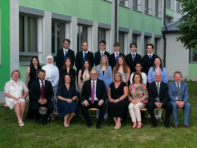 Das Team von MeinBezirk Oberwart gratuliert allen zur bestandenen Matura beziehungsweise Abschlussprüfung.  | Foto: Business Campus Oberwart