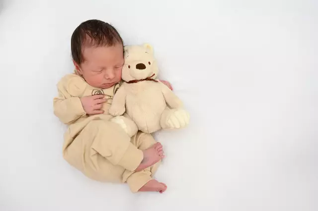 Vorname: Finn
Geburtsdatum: 04.06.2025
Geburtsgewicht: 3.540 g
Größe: 54 cm
Nachname des Kindes
Eltern: Natascha Schütter und Gerald Rohrhofer aus Vorau | Foto: Babysmile