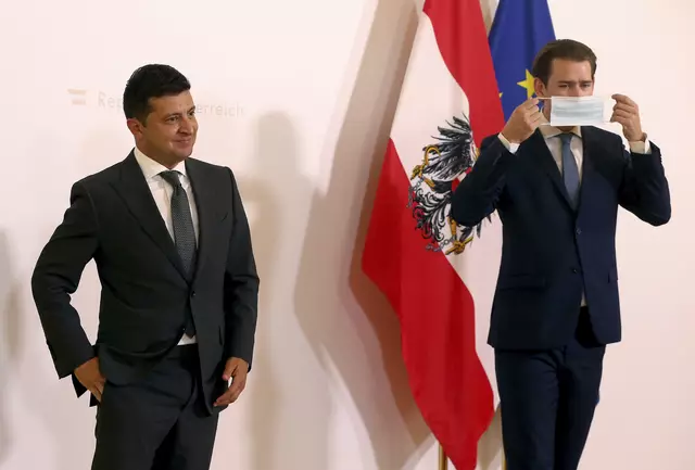 Selenskyj (l.) bei seinem letzten Wien-Besuch 2020 mit dem damaligen Bundeskanzler Sebastian Kurz (ÖVP). | Foto: Ronald Zak / AP / picturedesk.com