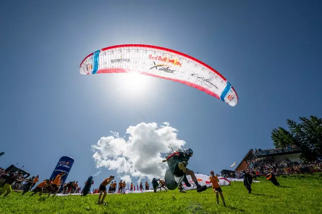 Am Hahnenkamm: Start ins Abenteuer. | Foto: Red Bull Content Pool