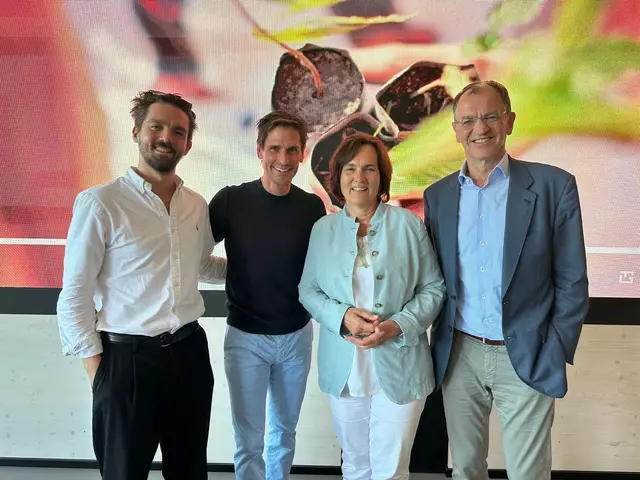 Felix Gottwald (2. v. l.) mit Unternehmer-Familie Wiesner. | Foto: Wiehag