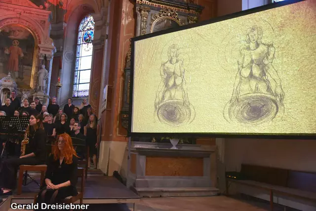 Das Konzert wurde auch mit Zeichnungen untermalt  | Foto: Gerald Dreisiebner