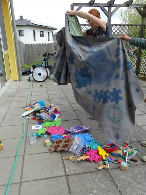 Im Therapiezentrum Pramet mit Therapeutinnen  | Foto: Katrin Böhler