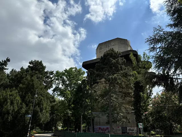 Vermutlich soll der westliche Flakturm im Arenbergpark auf eine neue Nutzung überprüft werden. | Foto: Luca Arztmann/MeinBezirk