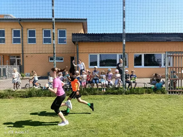 Bei strahlendem Sonnenschein fand ein Spendenlauf im Rahmen der „Hoffnungsrunde“ der Krebshilfe Oberösterreich statt – organisiert mit viel Herzblut von der 3a-Klasse der MMS Niederneukirchen | Foto: Krebshilfe OÖ