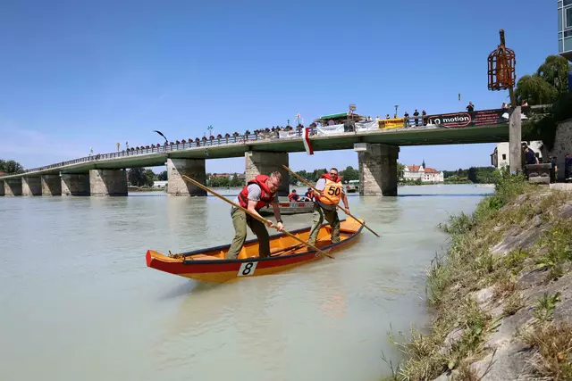 Es bleibt weiter spannend, da auch am Samstag, 14. Juni 2025, wieder hunderte Zillenbesatzungen ihr Geschick mit der Zille unter Beweis stellen. Siegerehrung ist um 18 Uhr am Stadtplatz. | Foto: FF Schärding