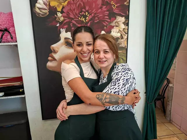 Hazal Köse (links) und Semra Dikme (rechts). | Foto: Michael Ellenbogen