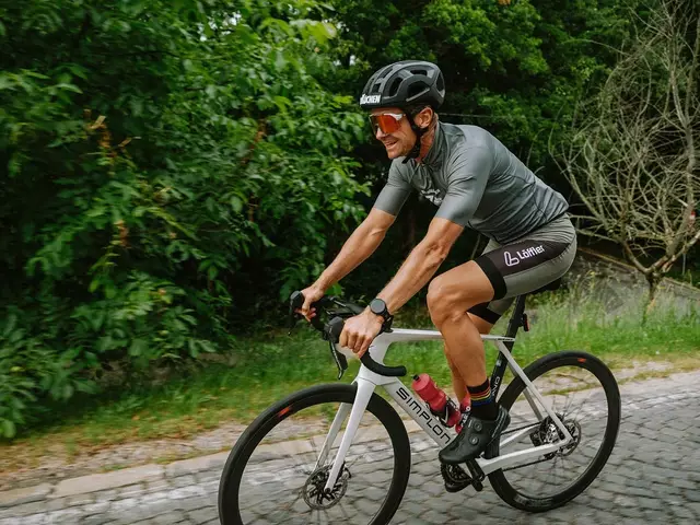 Christian Bruckner beim Finish am Hermannskogel in Wien. | Foto: Felix Bacher