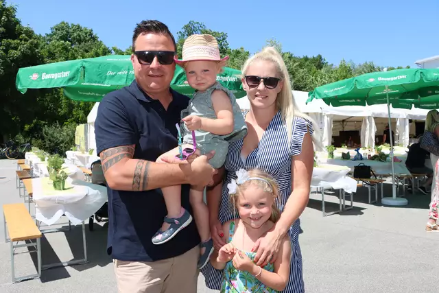 Luksch-Mitarbeiter Bernhard Hofpointner mit Familie. | Foto: Markus Bäumler/zema-medien.de