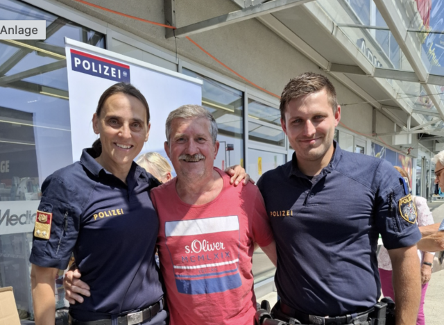 In enger Zusammenarbeit mit Bezirkspolizeikommandantin Birgit Geitzenauer und der Polizeiinspektion Horn wurden aktuelle Bedrohungen wie Passwortdiebstahl, Betrugsmaschen und unbemerkte Abbuchungen von Kreditkarten eingehend thematisiert. | Foto: HAK Horn