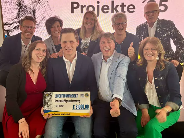 Bürgermeister Franz Göd und das Sigmundsherberger Projekt "Flo's Büro" sicherten sich den zweiten Platz und 6.000 Euro beim Leuchtturmprojekt. | Foto: Markus Kahrer / MeinBezirk Horn