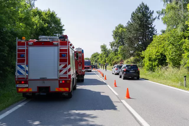 Aufgrund des starken Reiseverkehrs die Unfallstelle unverzüglich abgesichert | Foto: Manuel Kitzler