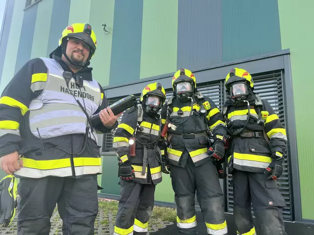 Bei der Einsatzübung der Feuerwehr Hasendorf wurden auch das umfangreiche Wissen der Atemschutzträger in der Praxis geübt. | Foto: FF