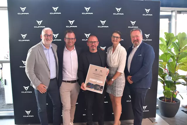 Kurt Golser (Leitung &amp; Vertrieb SEAT &amp; CUPRA), Timo Sommerauer (Markenleiter SEAT &amp; CUPRA), Dario Hajdarevic (GF AH Birngruber Tulln), Theresa Artner (Gebietsleitung OST SEAT &amp; CUPRA), Wolfgang Wurm (Geschäftsführer Porsche Austria) | Foto: Foto: Pricken