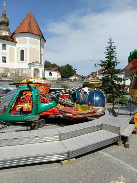 Auch heuer wartet beim bereits traditionellen Kirtag in Rainbach als Fahrgeschäft wieder der "City Jet" auf die Besucher.  | Foto: Gemeinde Rainbach