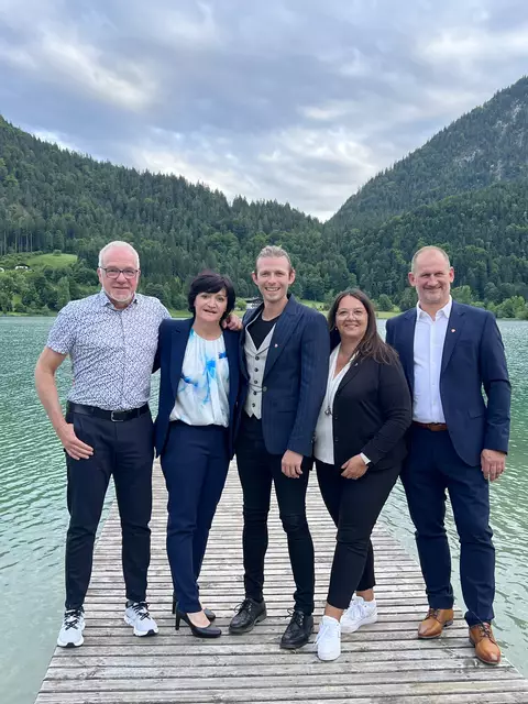 Andreas Mayer (Schwoich), AK-Vizepräsidentin Andrea Ager (Wörgl), AAB-Obmann Thomas
Krimbacher (Kufstein), Bgm´in Sandra Madreiter-Kreuzer (Angath) und Bgm. Rainer Fankhauser (Thiersee) (v.l.). | Foto: AAB-Kufstein