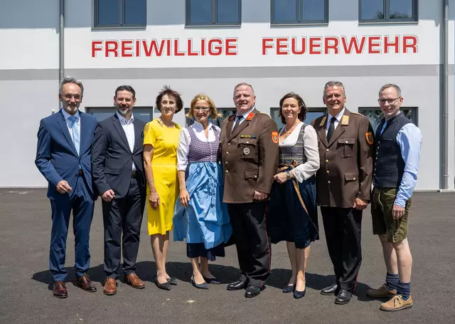 Ein Meilenstein für St. Margarethen: Die Eröffnung des neuen Feuerwehrhauses mit regionalen und überregionalen politischen Vertretungen. | Foto: NLK Pfeffer